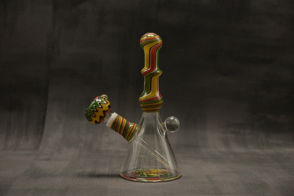 Black Leaf - Mini Bong mit Schlitzdiffusor Rasta